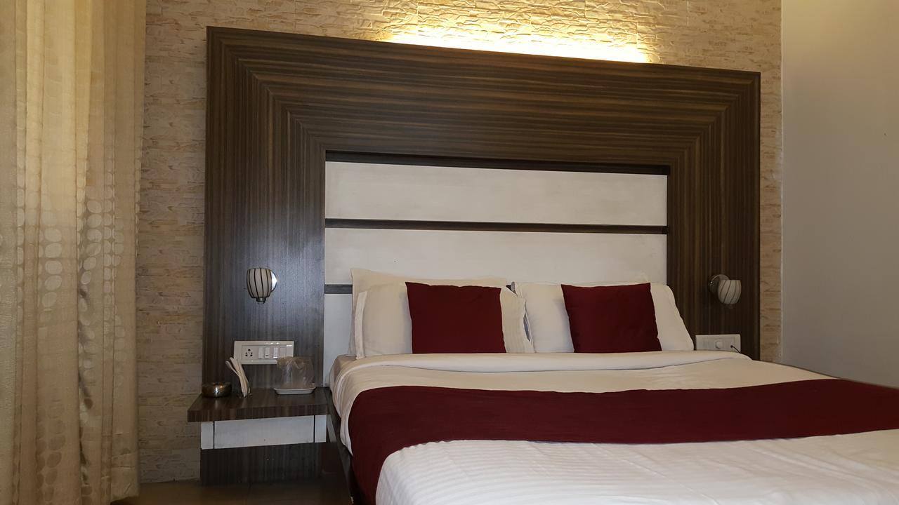 Hotel Khandesh Residency ปันเวล ภายนอก รูปภาพ